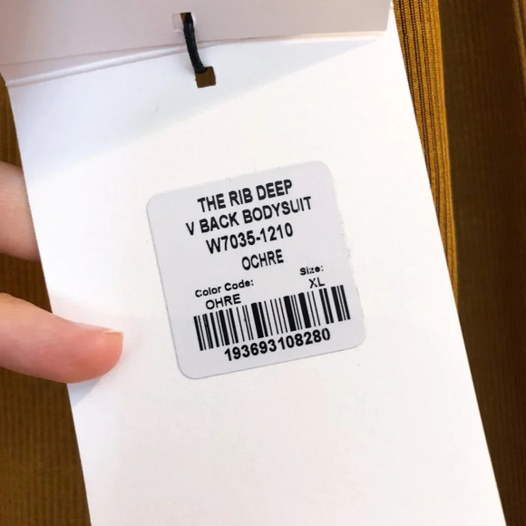 GOLDSIGN Long Sleeve Cheeky Designer Ribbed V Back Bodysuit in Ochre XL NWT - Picture 7 of 12